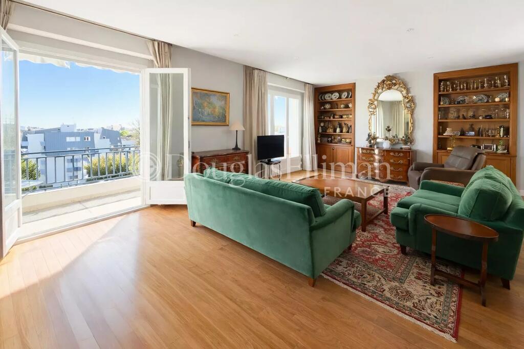 Main image of property: Aquitaine, Gironde, Le Bouscat
