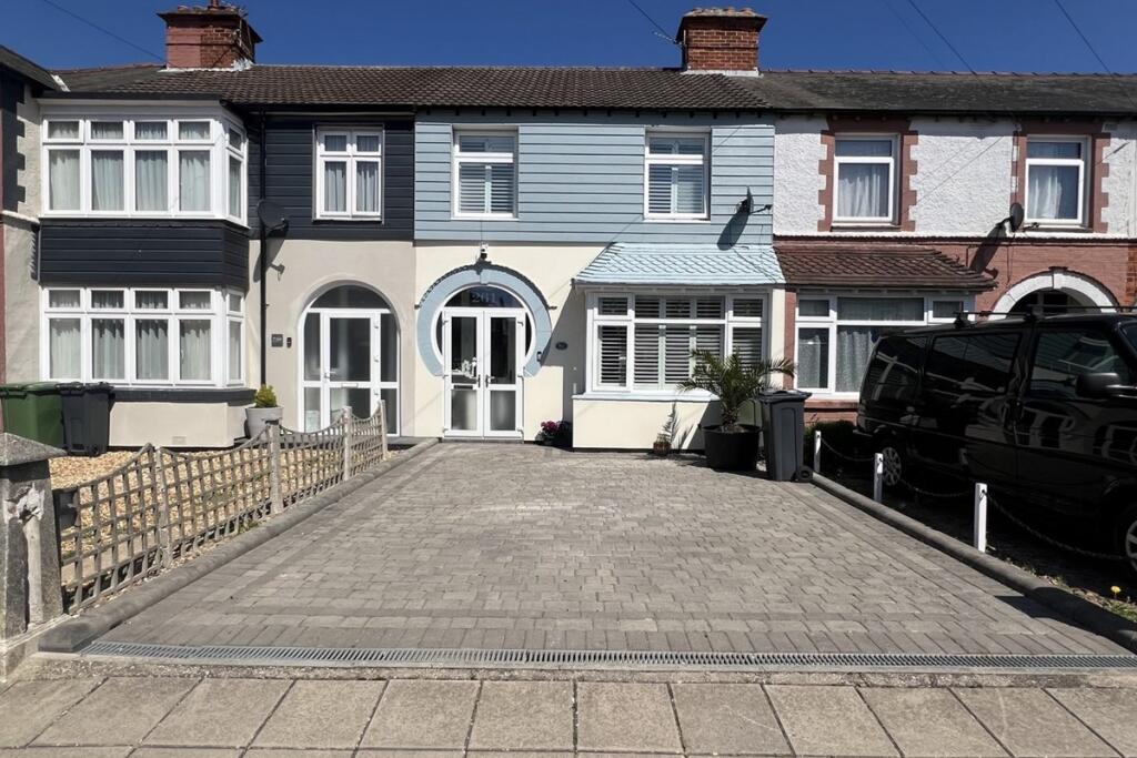 Main image of property: Hawthorn Crescent, Cosham, Portsmouth, Hampshire, PO6 2TL