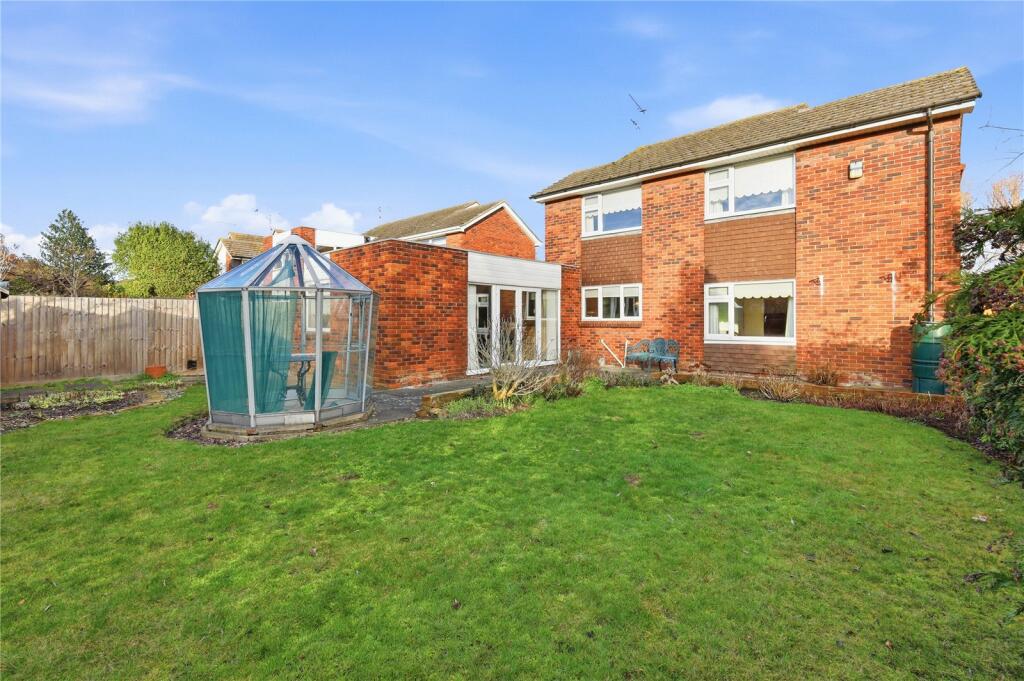 Willingale Way, Thorpe Bay, Essex, SS1 photo 3