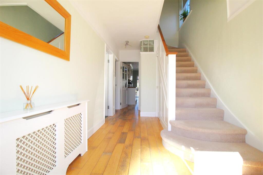 Waverley Road, Stoneleigh - View 5