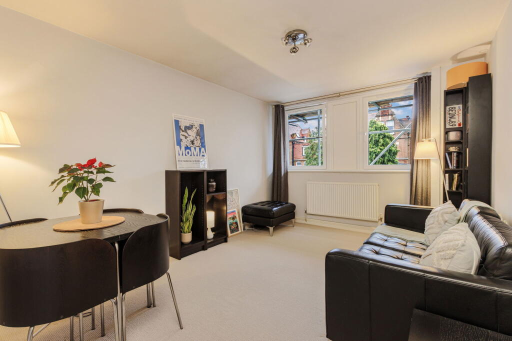 1-bed flat on Cambalt Road, Putney, SW15, £350,000