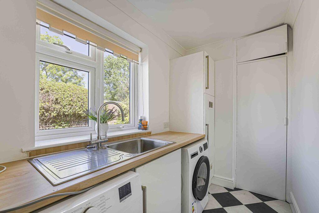 House in London - View 6