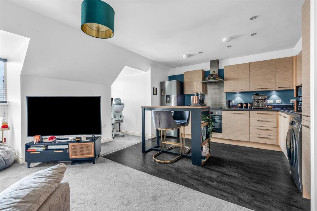 Apartment in Stevenage - View 3