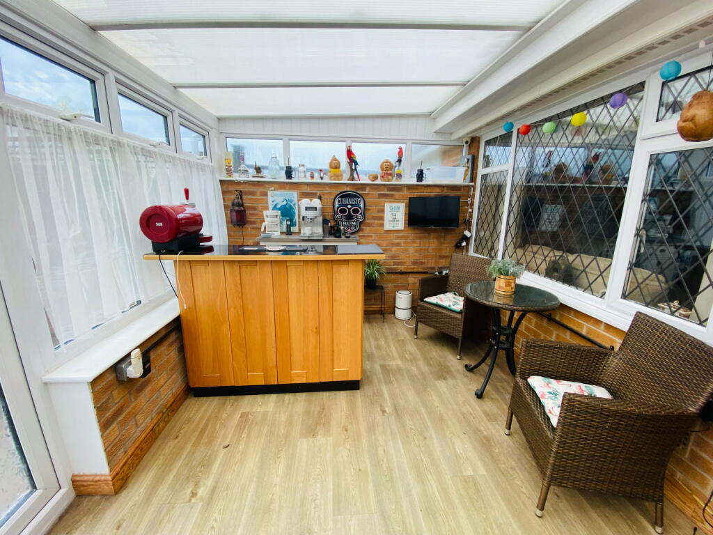 House in Swadlincote, Newhall - More