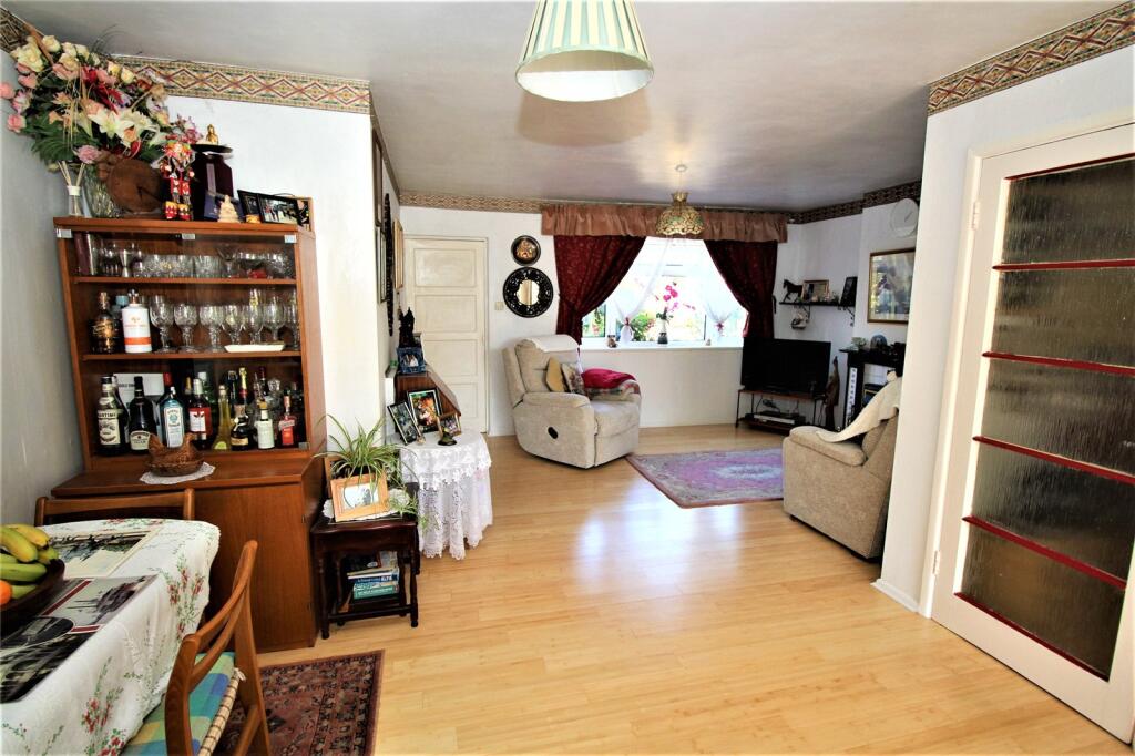Apartment in East Hampshire, Alton - View 2