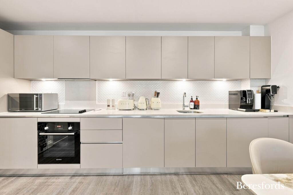 Apartment in Romford - View 5