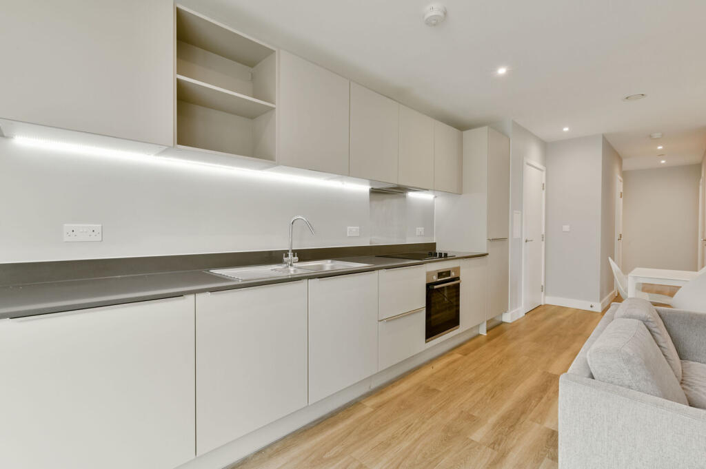 Apartment in Twickenham - View 5