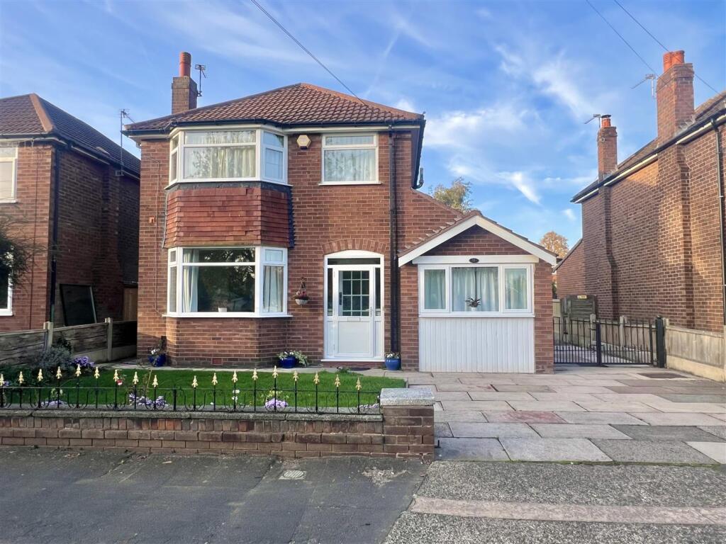 3-bed detached on Dalebrook Road, Sale, £500,000