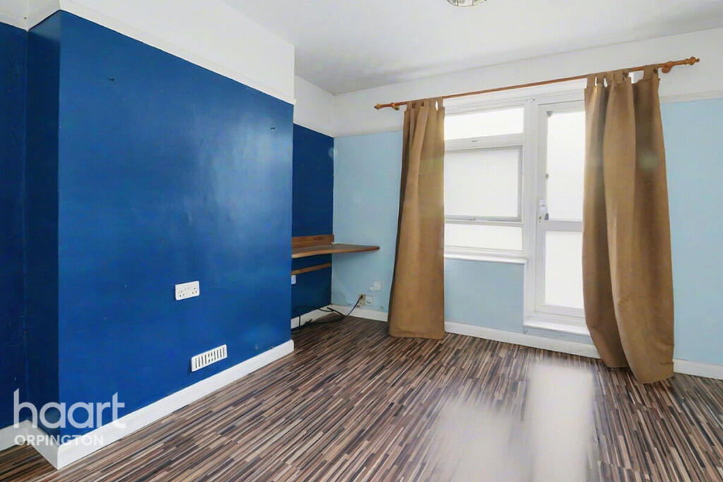 Apartment in Orpington, Scadbury, St Paul's Cray - View 3