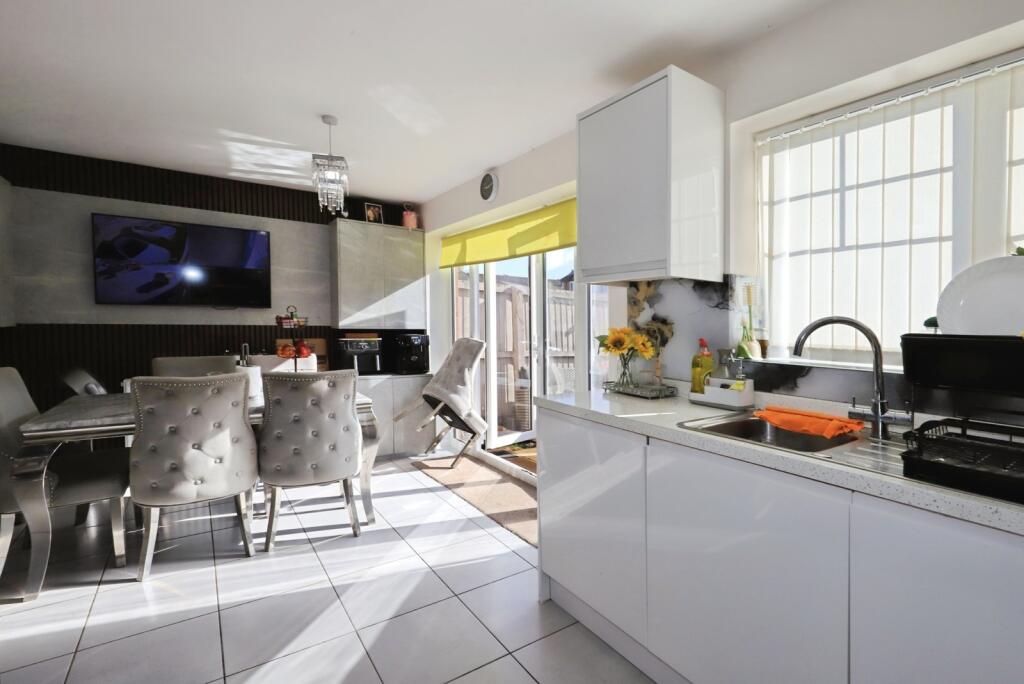 House in Wolverhampton, West Midlands - View 3