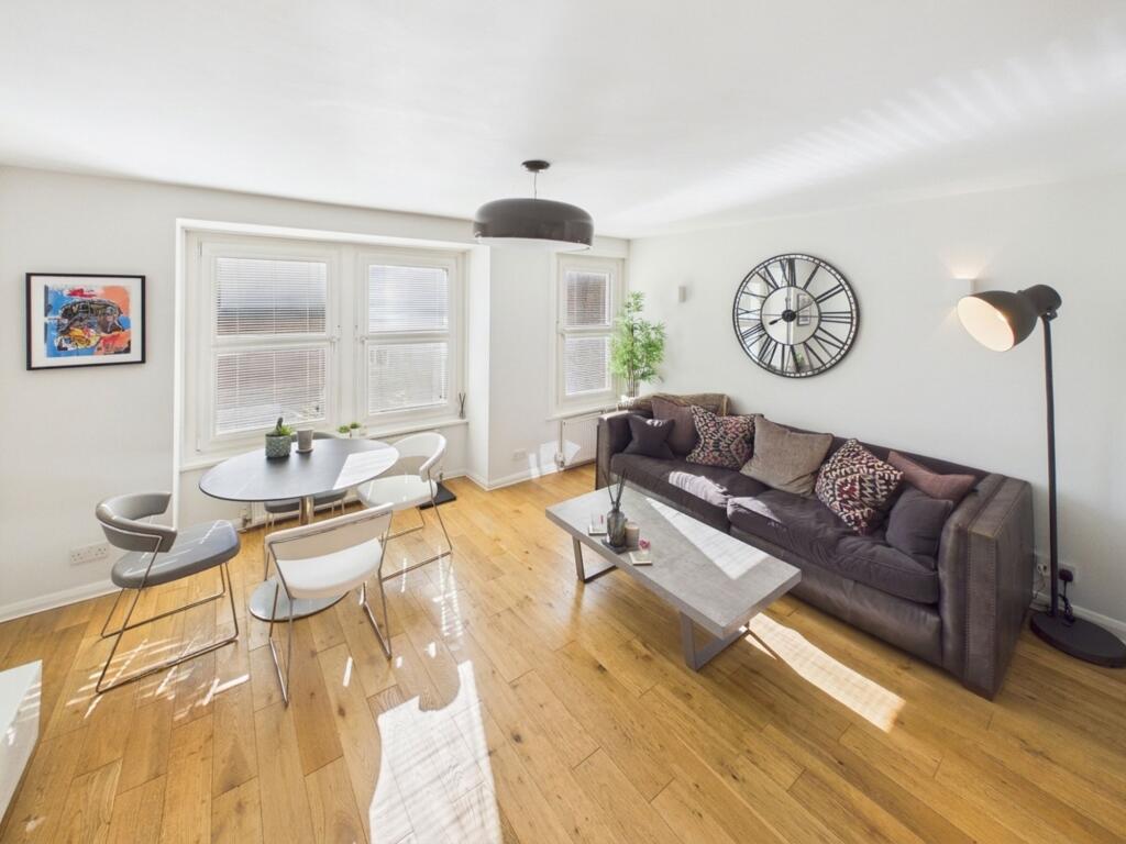 Apartment in London - View 2