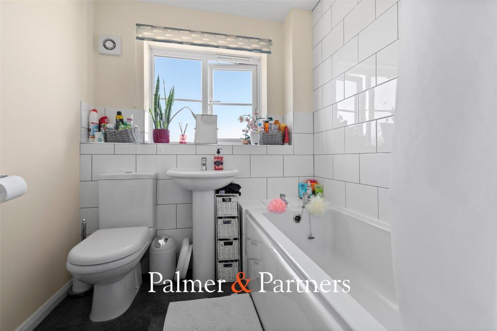 Apartment in Colchester, Myland, Highwoods - More