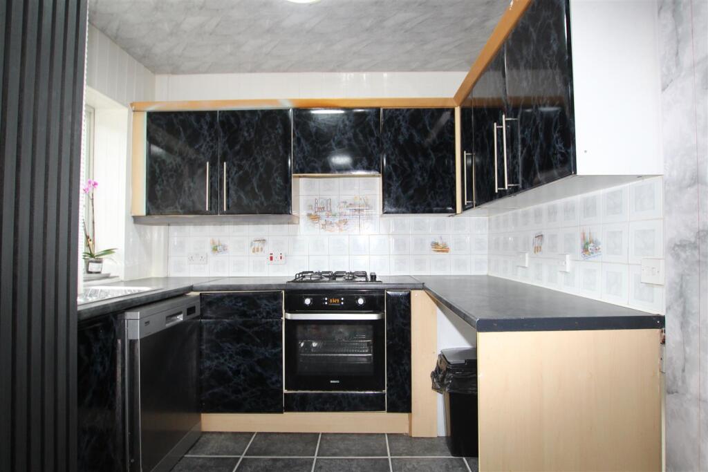 Additional image 19 of Kingsdale Crescent, Bradford