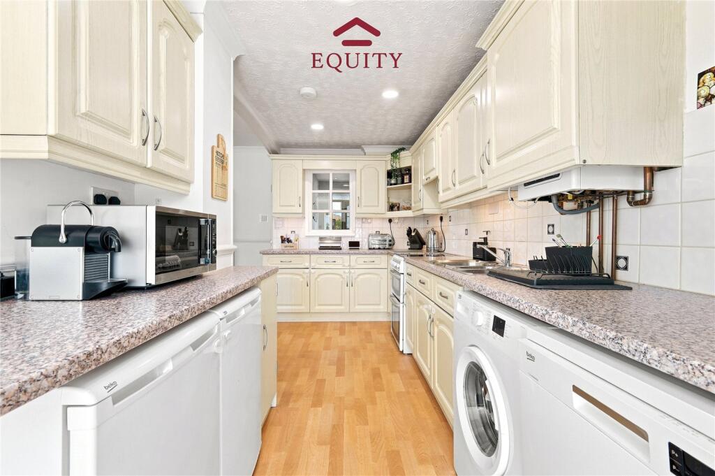 House in Enfield, Carterhatch, Southbury - More