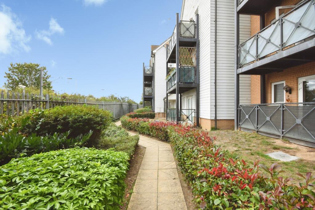 Apartment in Braintree, Essex - View 2