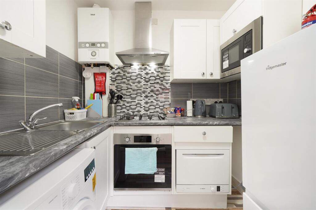 Apartment in London - View 3
