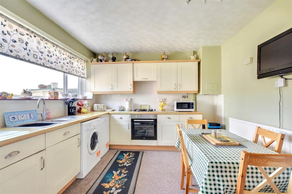 House in Nottingham, Arnold - View 2