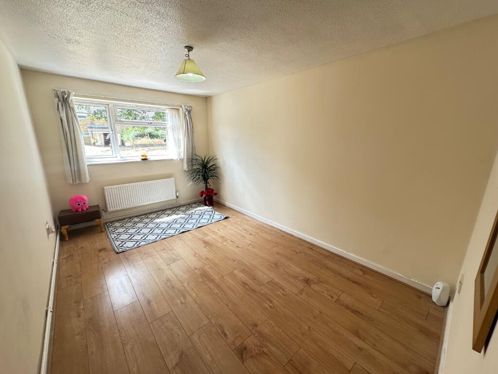 Apartment in Luton, Marsh Farm - View 5