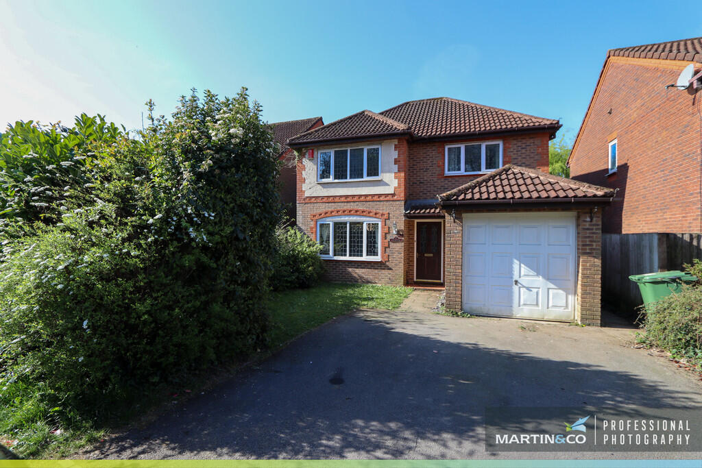 4-bed detached on Coed Camlas, Pontypool, £340,000