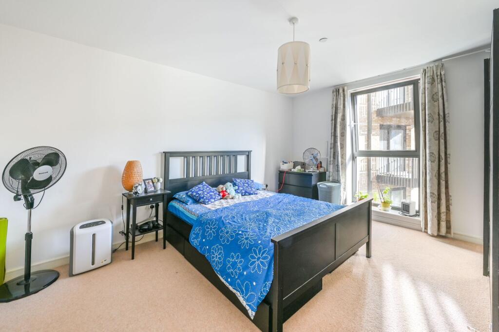 Apartment in London - View 5