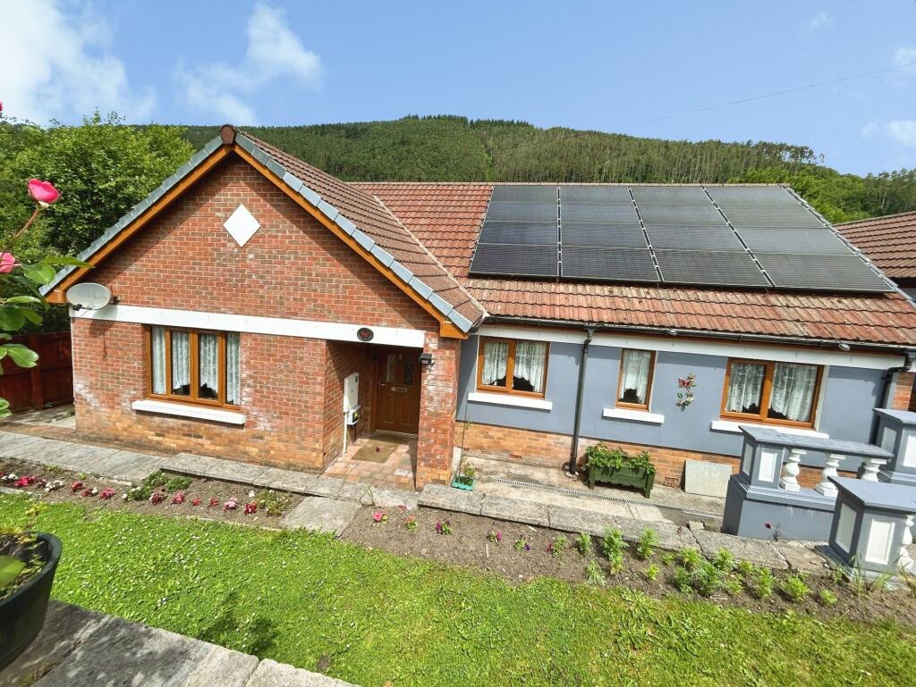 Main image of property: Pentwyn Road, Cynonville, SA13