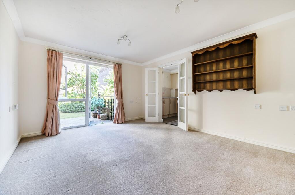 Apartment in Chichester - View 3