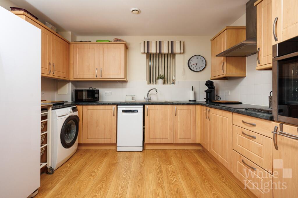 Apartment in Woodley, Wokingham - View 3