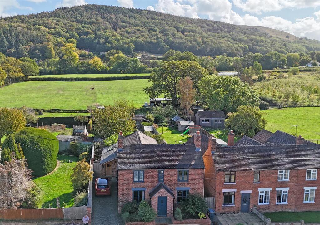 3-bed detached on Linley Terrace, Pontesbury, Shrewsbury, £550,000