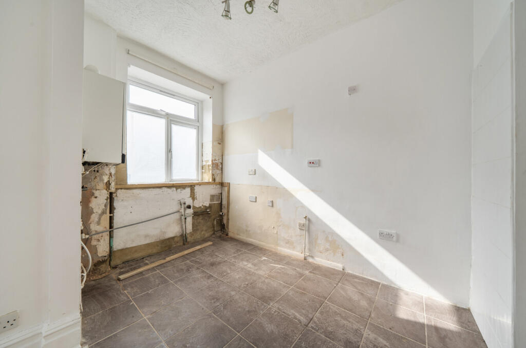 Apartment in London - View 5