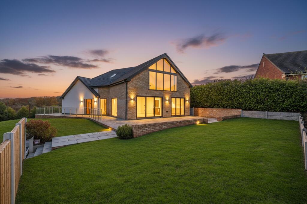 4-bed detached on 99 The Hill, Glapwell S44, £675,000