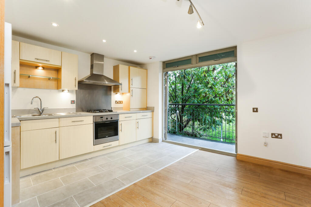 Apartment in London - View 2