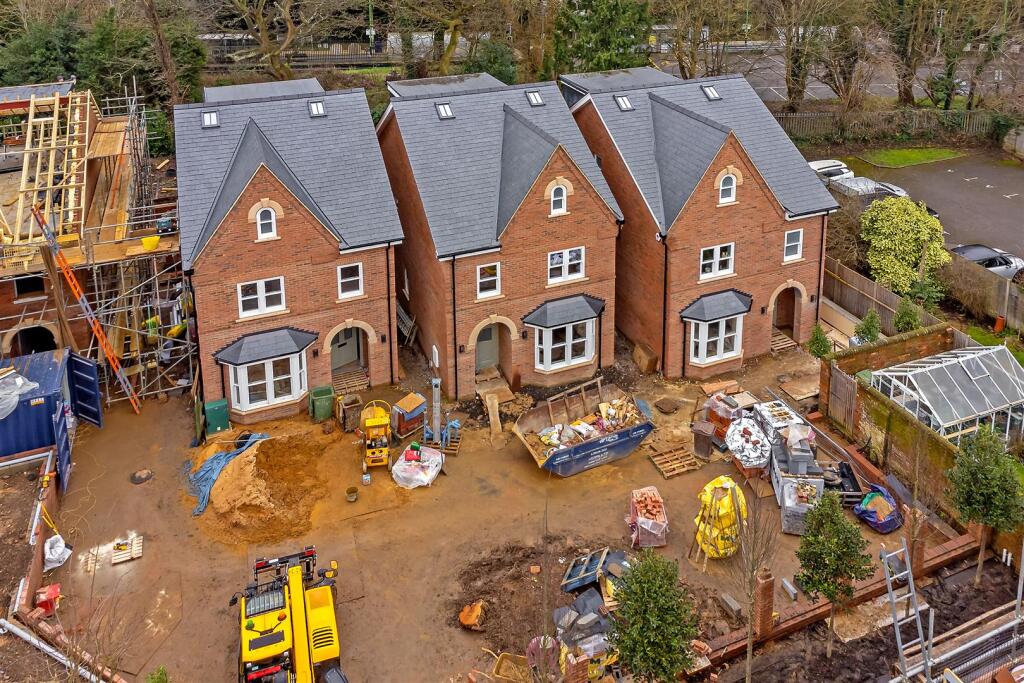 Main image of property: The Oaks, St. Albans