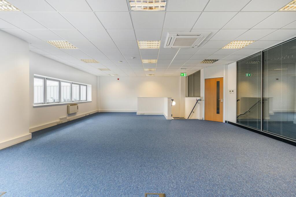 97530_Unit 6 The IO Centre Spitfire Close 12.jpg