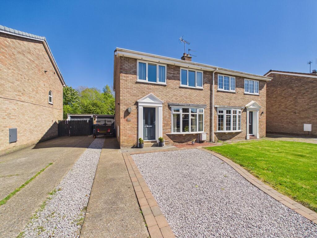 Main image of property: 31 Laburnum Avenue, Hutton Cranswick, Driffield, YO25 9QH