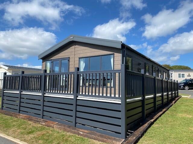 3-bed caravan on Kielder, New Hedges, SA70 8TL, £199,995