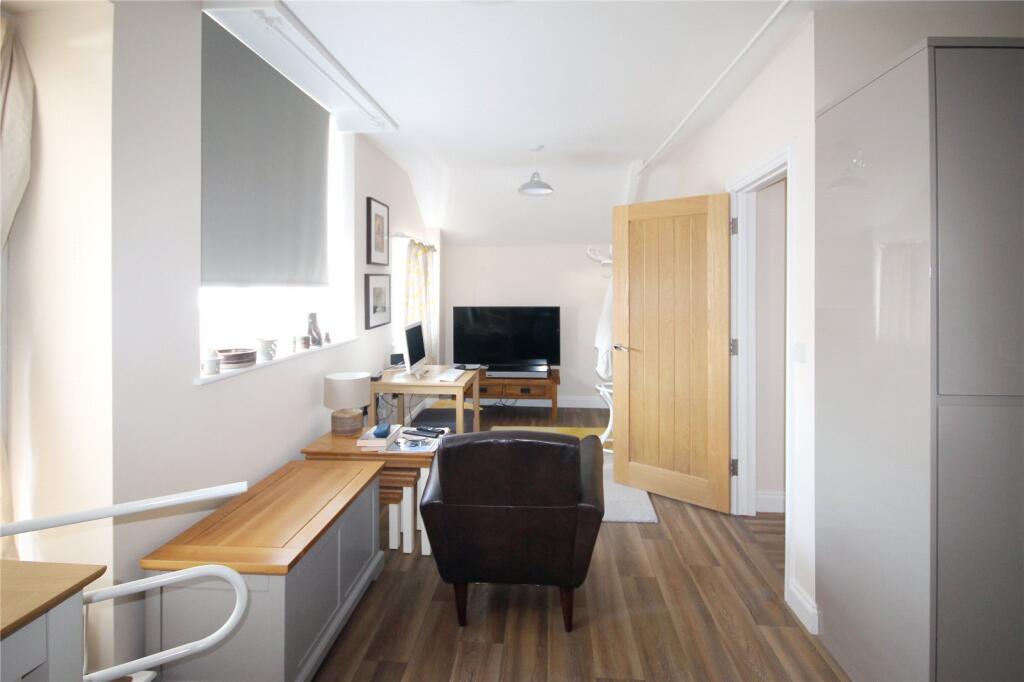 Apsley House, 50 High Street, Royal Wootton Bassett, SN4 photo 3