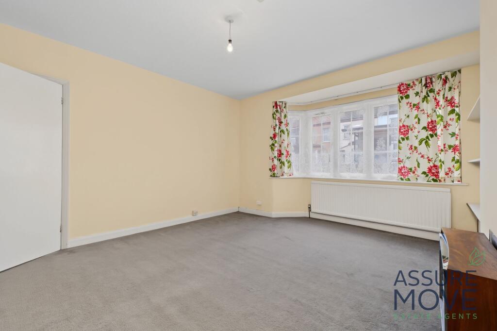 Main image of property: Oakleigh Road North, London, N20