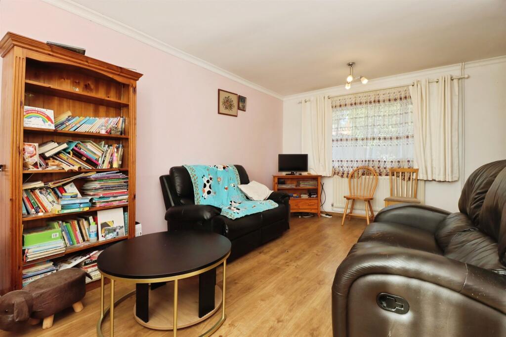 House in Desborough, North Northamptonshire - View 3