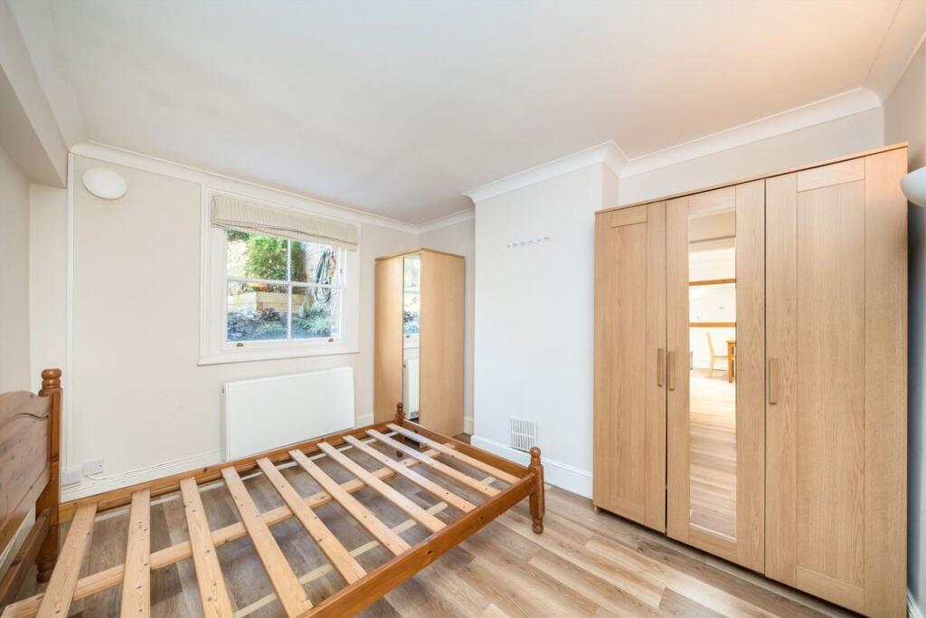 Apartment in Kingston upon Thames - More