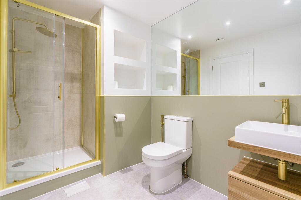 Apartment in Newcastle upon Tyne - View 5