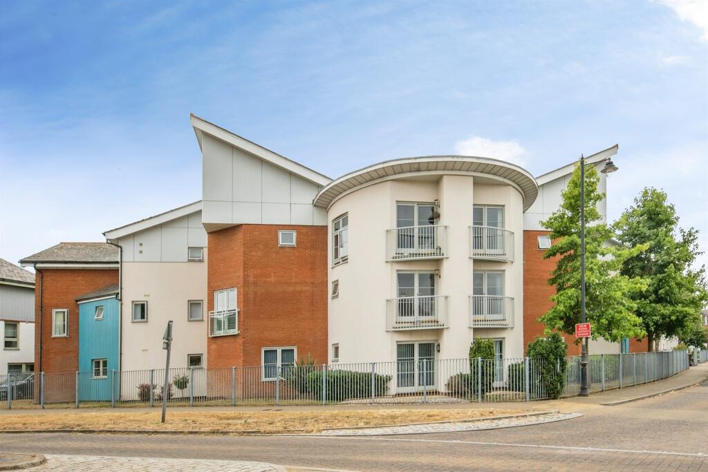 Apartment in Ipswich, Ravenswood