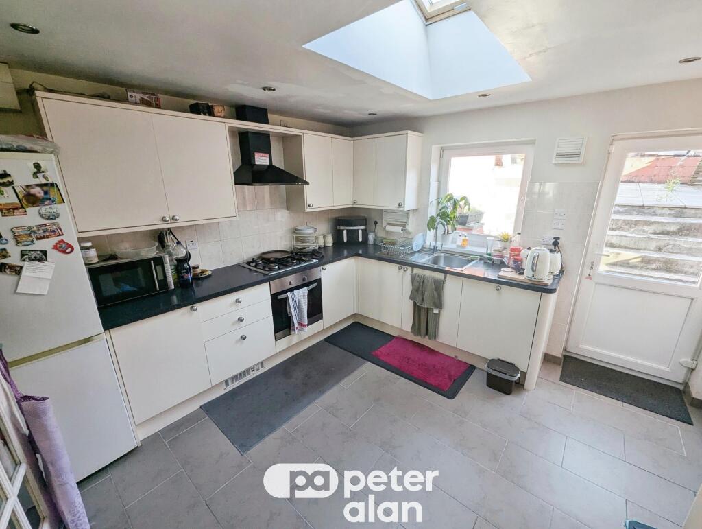 House in Newport - View 5