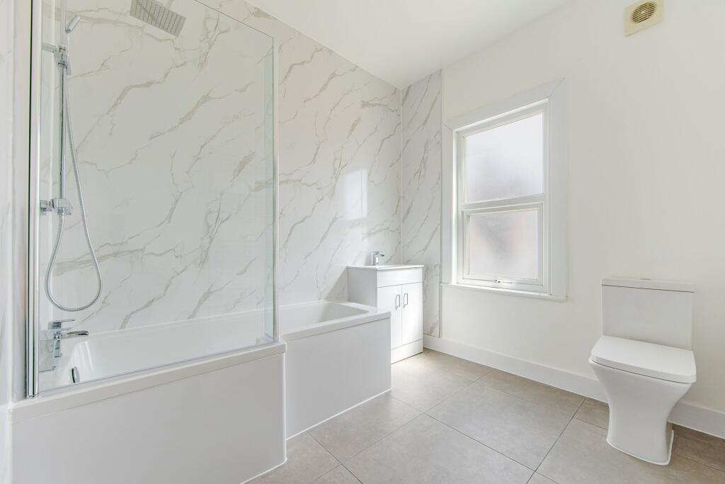 House in Southend-on-Sea, Shoeburyness - View 2