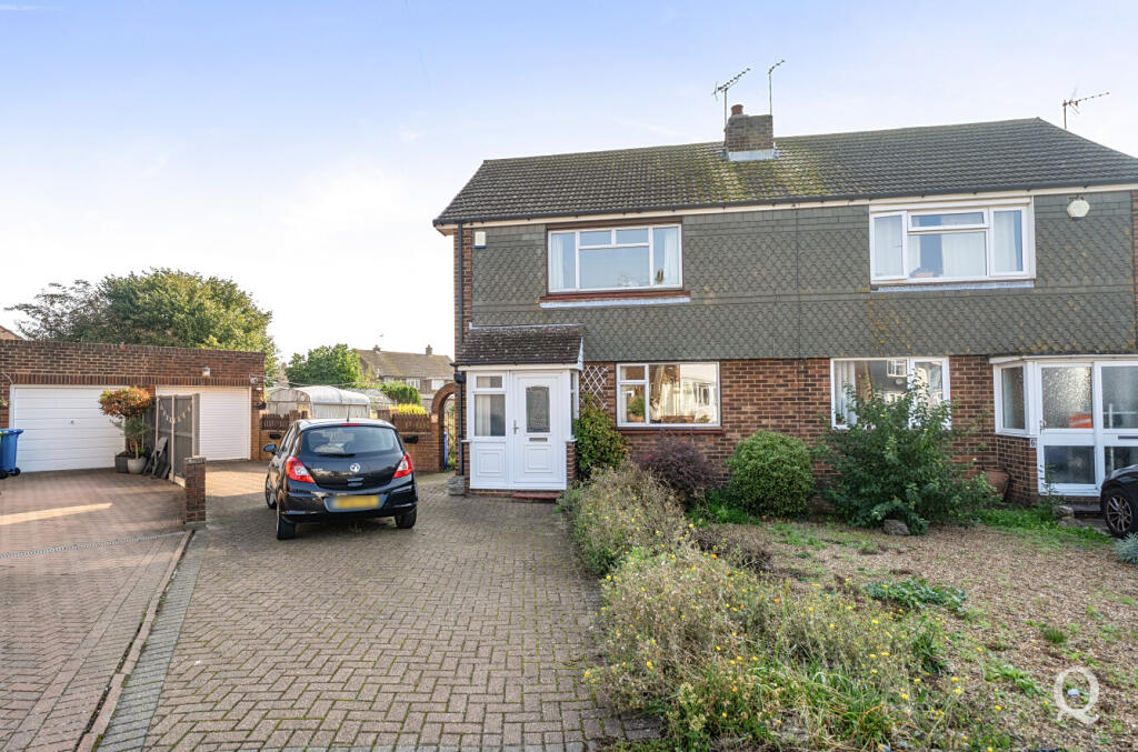 House in Swale, Grove Park, Milton Regis