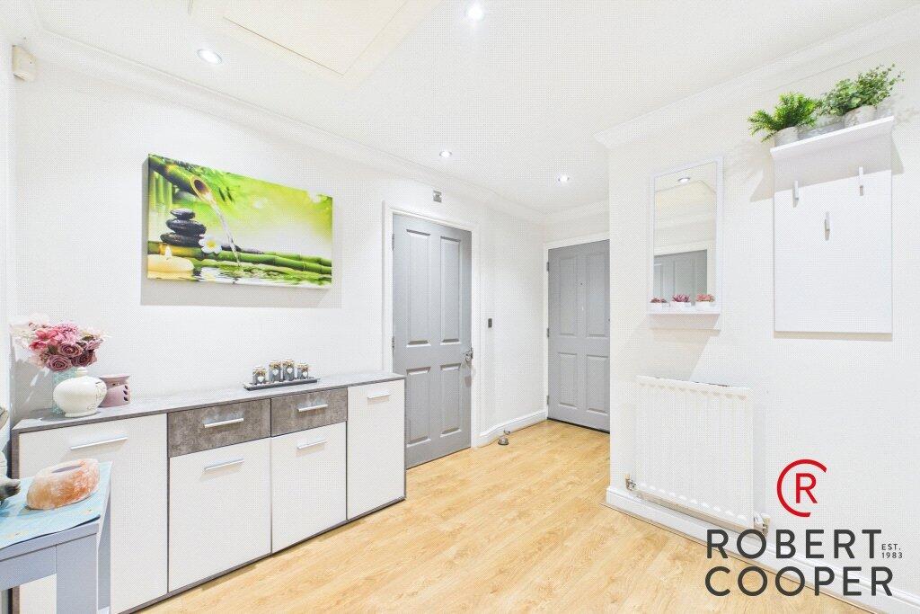 Apartment in Harrow - More