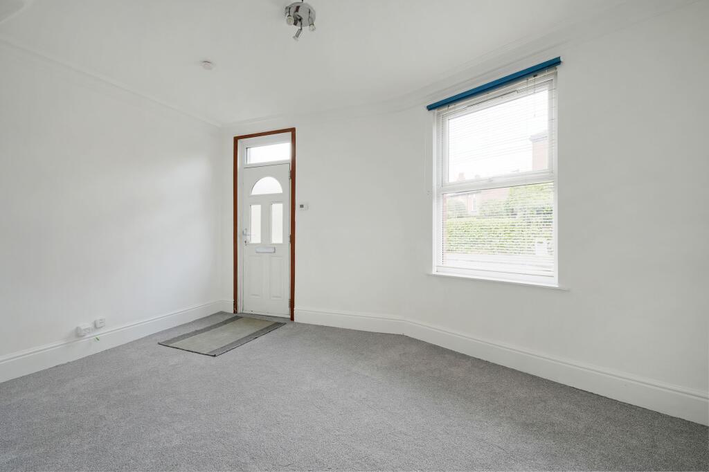 House in Sheffield, Lowfield, Highfield - View 4