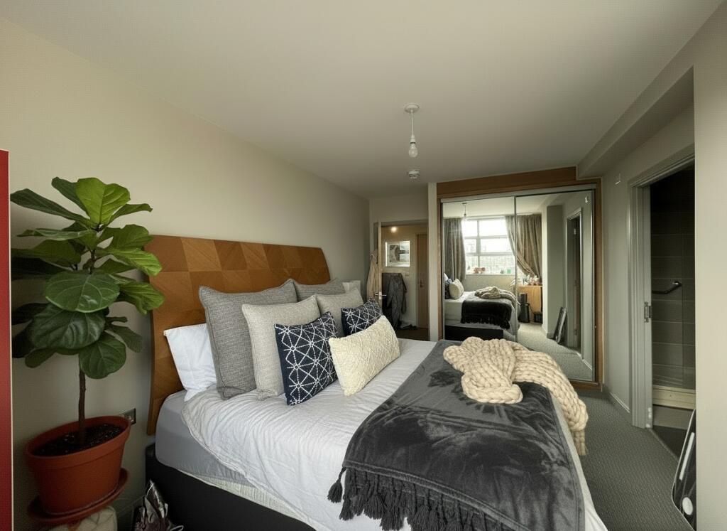 Main image of property: Apartment 26 - 2 Bed Bills Inc, City Centre, East Midlands, NG1