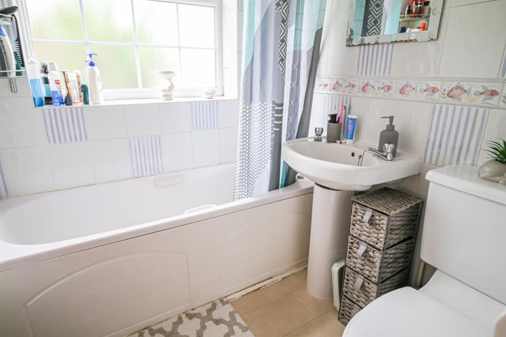 2 bedroom terraced house for rent in Spinningdale, Arnold, NG5 - More