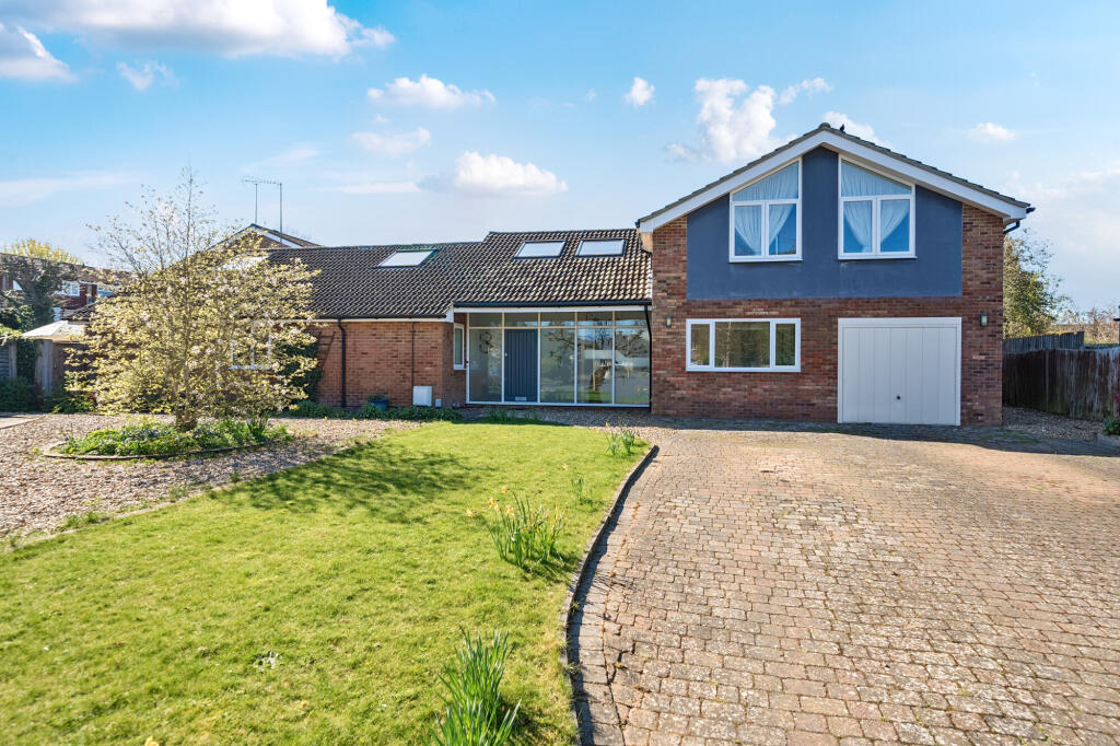 Main image of property: Penshurst Close, HARPENDEN, AL5