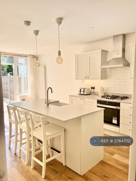 Main image of property: Headingley, Leeds, LS6